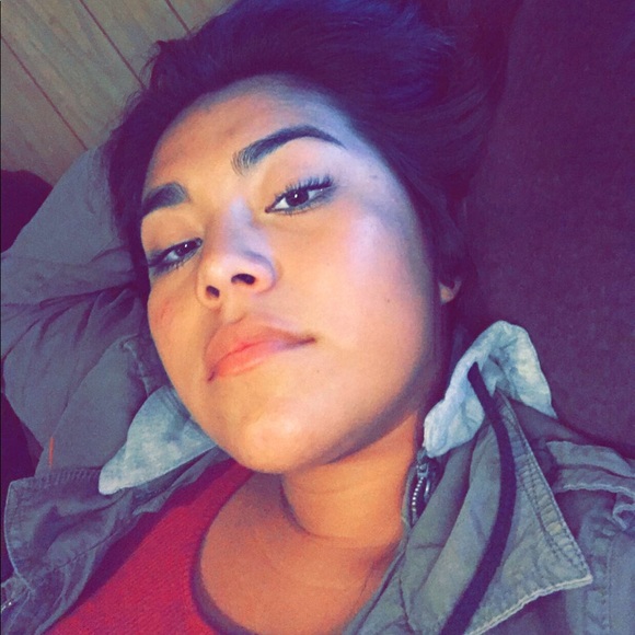 Meet your Posher, Vanessa - Picture 3 of 3